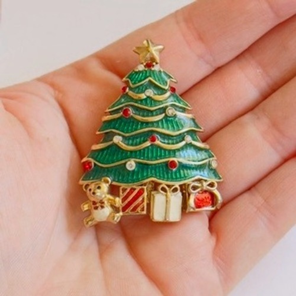 Christmas Tree Pin Brooch VTG Signed Monet Crystal enamel presents Holiday Gold